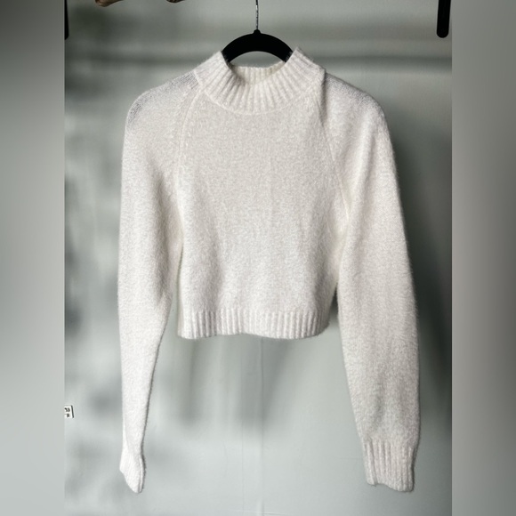 NWOT Urban Outfitters Avril Cropped Mock Neck Sweater - Picture 4 of 10